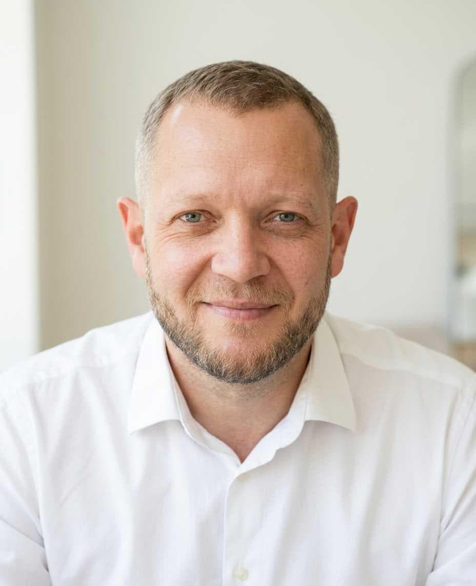 Eugene Tarasov — fullstack developer (PHP, Laravel, Vue, React, Next.js, NestJS, TypeScript), SaaS and AI developer, founder of tee.su